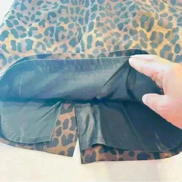 FORERVER 21 ANIMAL PRINT MINI SKIRT SIZE SMALL 2 FRONT POCKETS - Picture 8 of 11